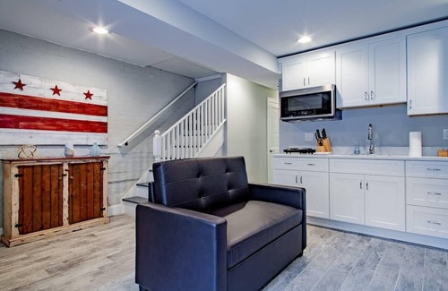 Truxton Circle Apartment | Central DC Flat: Cozy Stay for 3 Near Convention Center