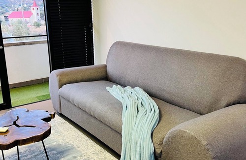 Windhoek Apartment | Serene Balcony Retreat with Breakfast for Families