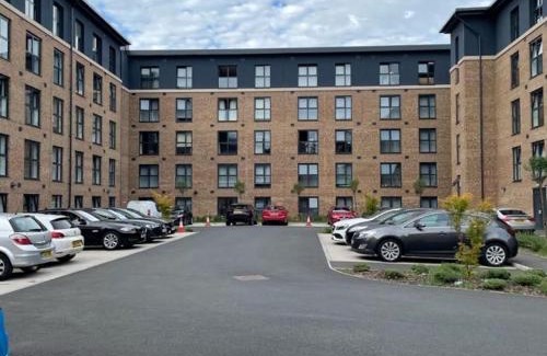 Derby Apartment | Central Derby Urban 2 Bedroom Flat: Ideal for Families!