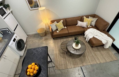 Devonport Apartment | Modern Loft Apartment with A/C in Devonport's Heart