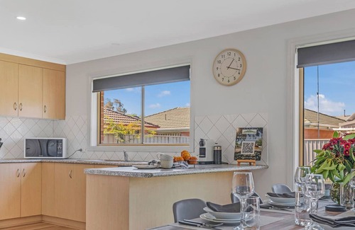 Echuca House | Central Echuca Escape | Heated Pool | 3 BDR