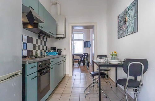Favoriten Apartment | Elegant 2 BR Apartment in Vienna's Vibrant Center