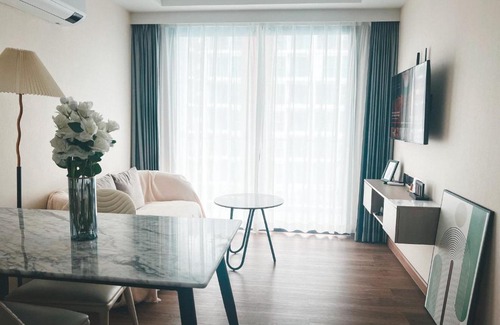 Chiang Mai Apartment | Inviting Poolside Apartments Near Central Festival
