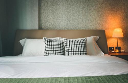 Chiang Mai Apartment | Inviting Poolside Apartments Near Central Festival