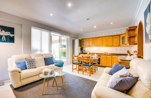Lloseta Villa | Relax at Finca Alegre: Poolside Retreat in Majorca