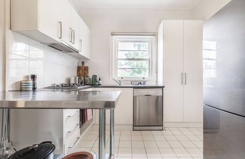 Parkville Apartment | Central Flair: Experience Cultural Vibrancy and History