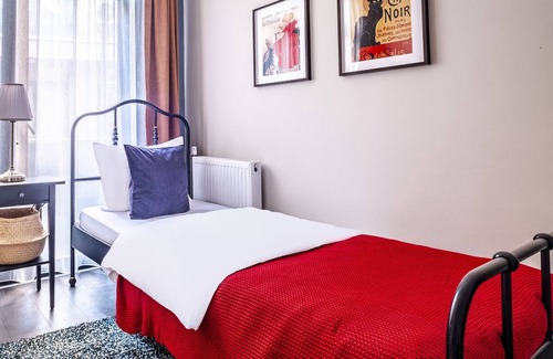 Sisli Apartment | Modern Flat in Sisli with Kitchen and Family-Friendly Amenities