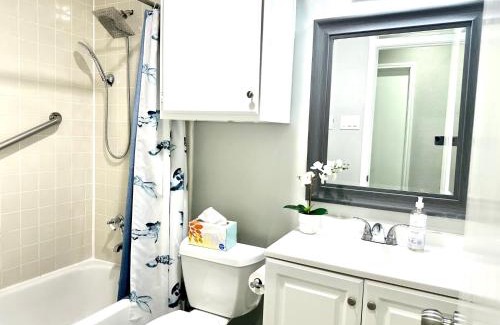 Frisco House | Cozy 3-Bedroom Retreat in Central Frisco with Free WiFi