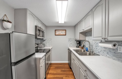 Frisco House | Guest Rated 9.8: Central Frisco Townhouse Near Cafes & Bars