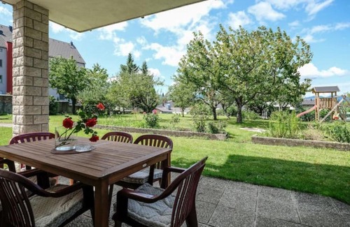 Postojna Apartment | Family-Friendly Central Garden House with Top Guest Ratings