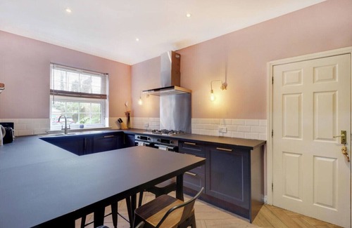 Royal Tunbridge Wells House | Central TunbridgeWells | Stylish & Spacious for 10
