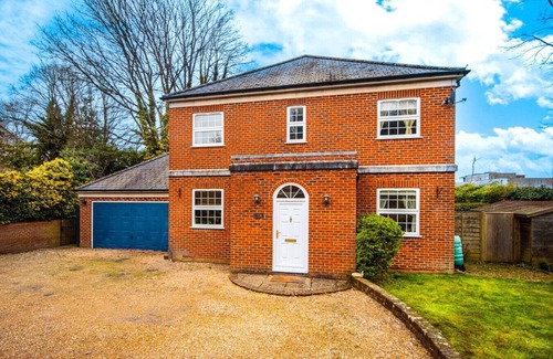 Royal Tunbridge Wells House | Central TunbridgeWells | Stylish & Spacious for 10