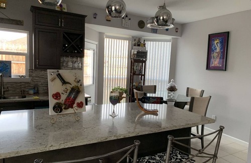 Ederville House | Prime Location Near AT&T Stadium, Rangers Ballpark & More!