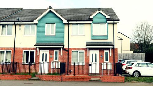 Stafford House | Prime Central Getaway House with Parking & Free Wi-Fi