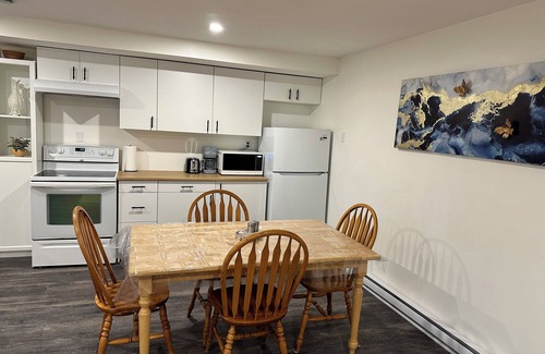 Halifax Apartment | Central Halifax basement apartment in Clayton Park !