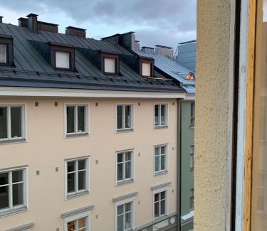 Punavuori Apartment | Stylish Central Helsinki Flat with Hot Tub - Guest Rated 9/10