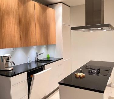 Punavuori Apartment | Stylish Central Helsinki Flat with Hot Tub - Guest Rated 9/10