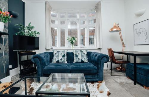 Henley-on-Thames Apartment | Discover the Central Hidden Gem: 4-Star Family Retreat