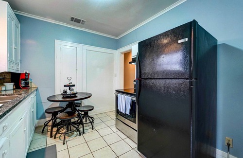 North Overton Cottage | Comfortable Central Home Near Texas Tech & Downtown Lubbock