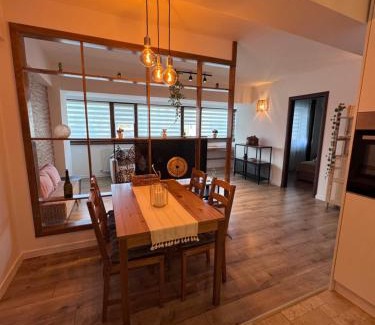 Tirgu Jiu Apartment | Prime Location: Central-Home with a Perfect 10/10 Rating