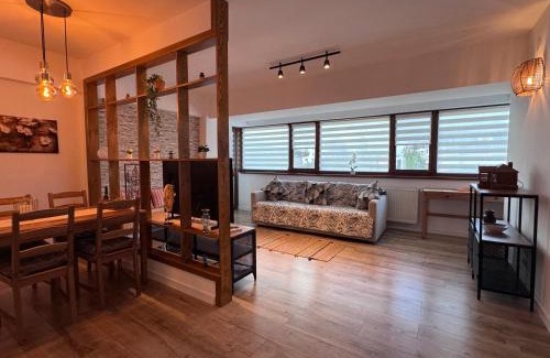 Tirgu Jiu Apartment | Prime Location: Central-Home with a Perfect 10/10 Rating
