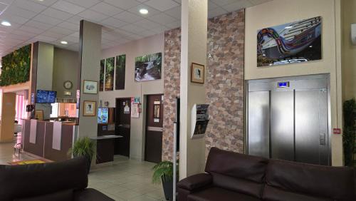 Cayenne Hotel | Inviting Central Hotel Cayenne: Family-Friendly & Accessible