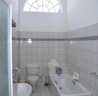 Omaruru Hotel | Comfortable Central Hotel Omaruru with Pool & Breakfast
