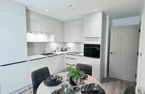 Hull Old Town Apartment | Explore Central Hull Apartment 4 with Family-Friendly Amenities