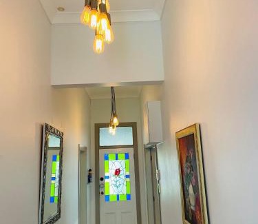Lower Hutt Villa | Discover Central Hut Villa: Family-Friendly Retreat