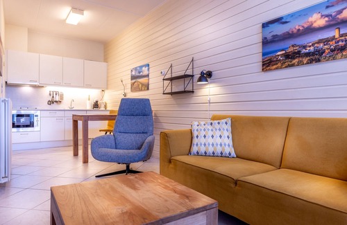 Domburg Apartment | Central Domburg Retreat: Cozy Holiday Home with Free Parking