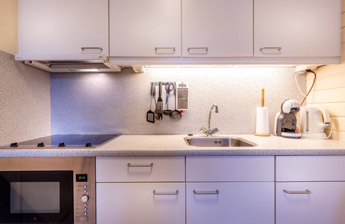 Domburg Apartment | Central Domburg Retreat: Cozy Holiday Home with Free Parking