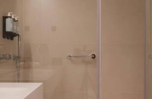 Sao Jorge de Arroios Hotel | Central Lisbon Stay Near Culture, Shopping, Cuisine & José Alvalade Stadium