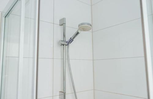 Bergeborbeck Apartment | Central Living: Family-Friendly with Wifi & Netflix