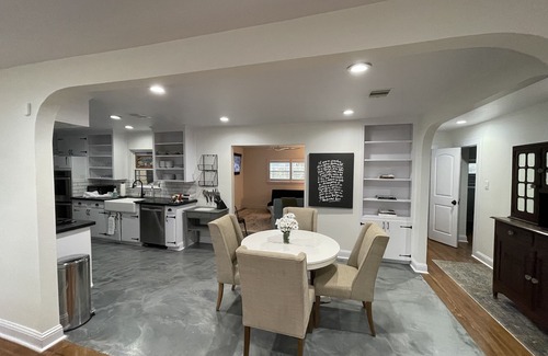 Spring Branch East House | Family-Friendly Hotel in Central Location with Spa & Breakfast