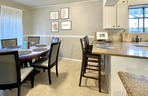 Concord House | Pet-Friendly Stay in a Prime Location with Spacious Rooms