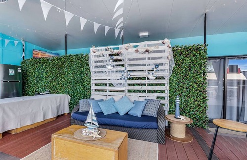 Airlie Beach Apartment | Central Location with Pool and Ocean View for Large Groups