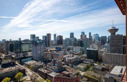 Gastown Apartment | Central Apartment with Breathtaking City Views - 4 Stars