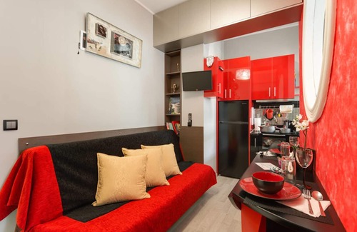 Thessaloniki City Centre Apartment | Renovated Central Mini Suite Juliet with Oceanfront Views