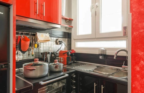 Thessaloniki City Centre Apartment | Renovated Central Mini Suite Juliet with Oceanfront Views