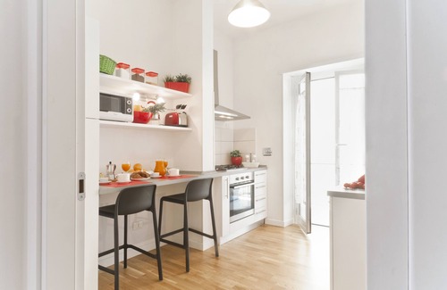 Appio Latino Apartment | Central Retreat by Appia Antica Park with Ocean View