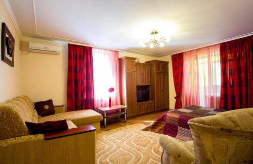 Kherson Apartment | Pet-Friendly Central Park Apartment in City Center