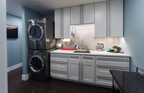 Fernwood Apartment | Central Park Prestige - Boutique Hotel Near Downtown Attractions
