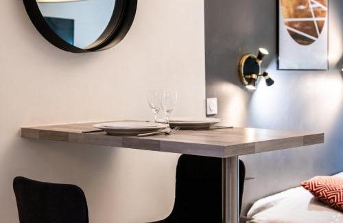 Part Dieu - Bir Hakeim Apartment | Convenient Central Part-Dieu Apartment for Family Stays