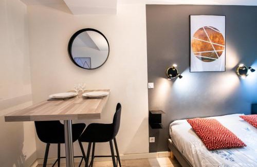 Part Dieu - Bir Hakeim Apartment | Convenient Central Part-Dieu Apartment for Family Stays
