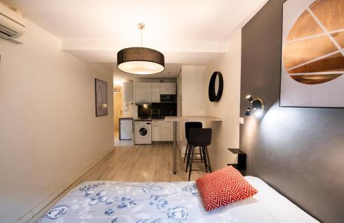 Part Dieu - Bir Hakeim Apartment | Convenient Central Part-Dieu Apartment for Family Stays