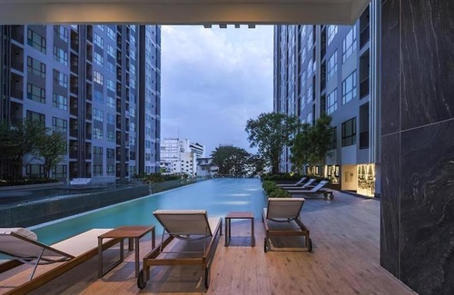 Central Pattaya Apartment | Oceanfront Condo in Central Pattaya with Scenic Views