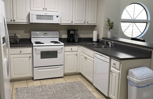 Northeast Pensacola Villa | Top-Rated Central Pensacola Villa with Pool & Ocean View