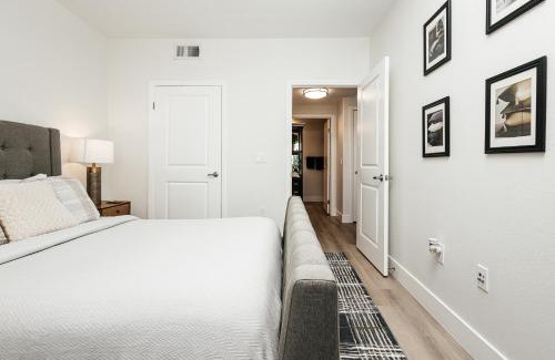 Miracle Mile Apartment | Relaxing Ruby 2 BR Apartment in Miracle Mile, Pet Friendly