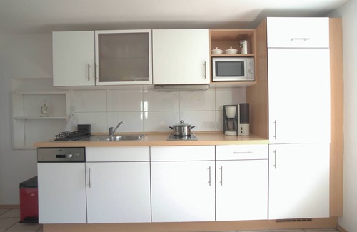 Bergisch Gladbach House | Quiet Retreat Near Cologne Trade Fair with Pool & Breakfast