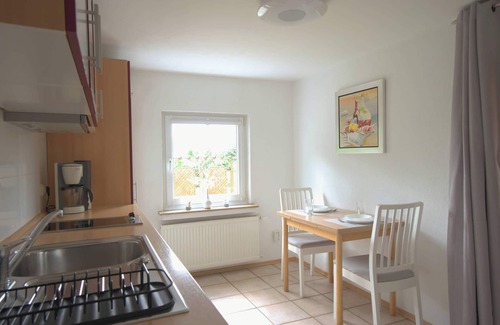 Bergisch Gladbach House | Quiet Retreat Near Cologne Trade Fair with Pool & Breakfast